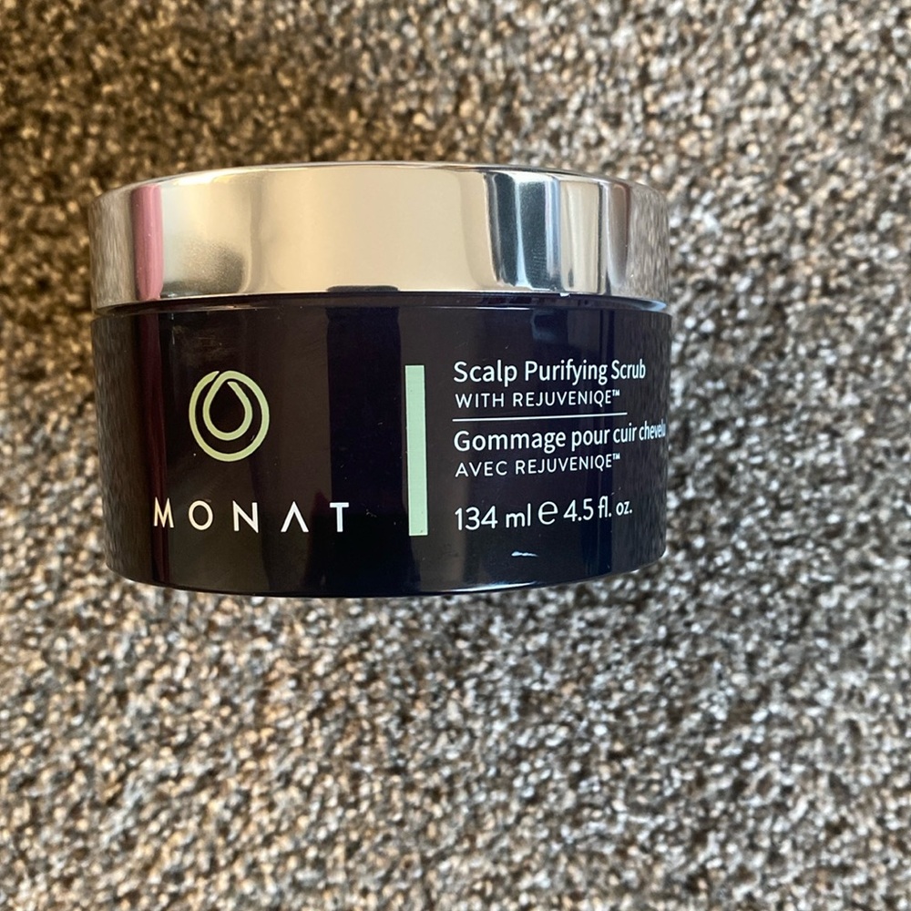 Monat purifying scalp scrub